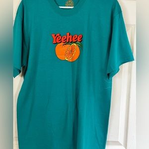 Larry June, midnight organic. T-shirt.